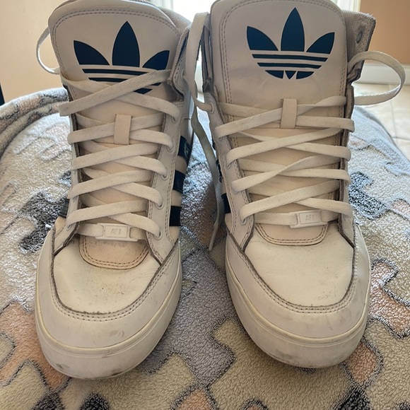 Adidas classic high tops - Picture 3 of 4